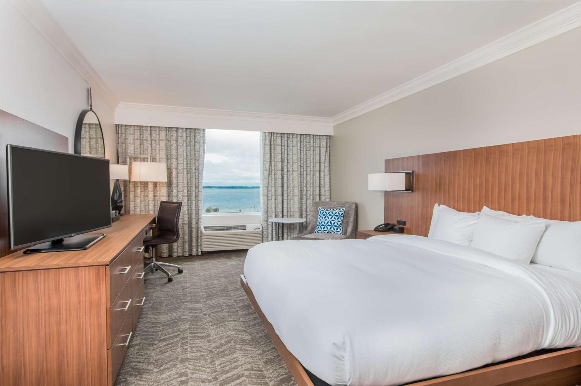 Hilton Pensacola Beach Exterior photo